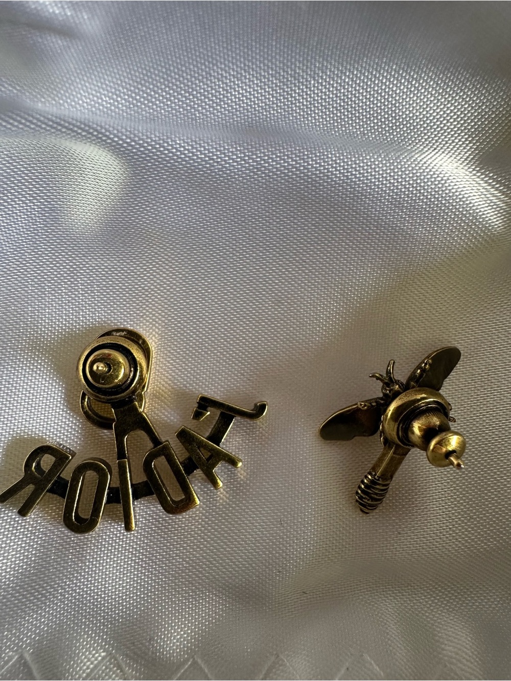 Christian Dior J’Adior Bee Asymmetric Stud Earrings Full Set Authenticated - Picture 7 of 13